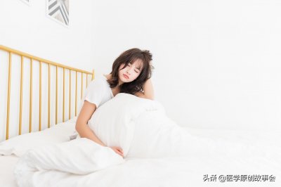 ​因失恋年轻女子喝百草枯，苦熬十天离世，喝下的一瞬间就后悔了