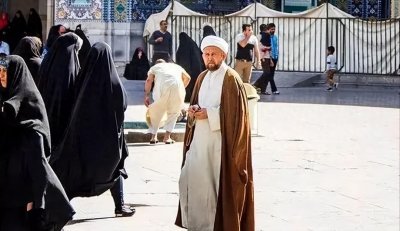 ​什叶派成为伊朗国教，是伊朗人民抵挡侵略和压迫的一面旗帜