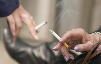 ​有人靠捡烟头年入40万？烟头里的财富之路，日企都来中国回收