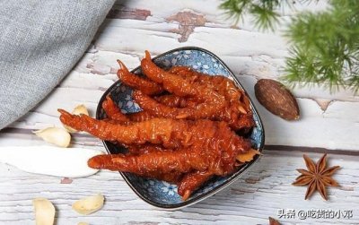 ​虎皮鸡爪，下锅炸之前记得腌制下，这样容易上色起皮，试试这做法