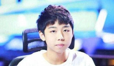 ​xleft小叮当多大 三观正天赋高骚话多的17岁选手兼主播