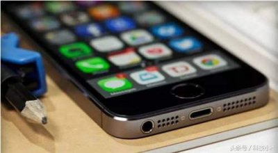 ​iPhone SE 系统iOS11，这是BUG还是手机冻傻了？