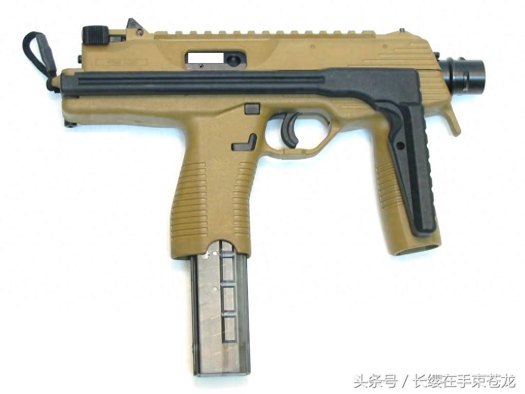 拥有小巧的外观但射击精度极高 斯泰尔TMP冲锋枪