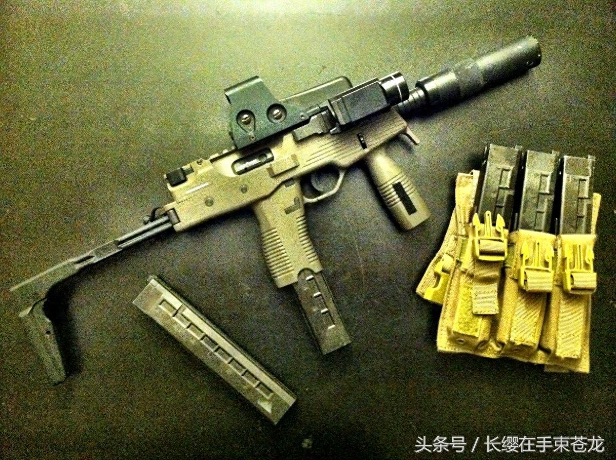 拥有小巧的外观但射击精度极高 斯泰尔TMP冲锋枪