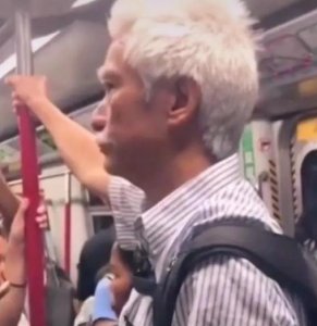 ​曾经的“大师”，现坐地铁也无人知晓，你知道是谁吗？