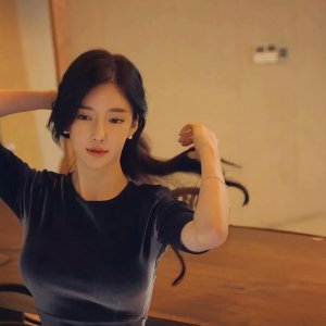 ​潘南奎“整容前”照片曝光，塌鼻梁大饼脸，这十亿果然没白花！