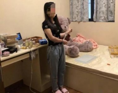​女主播户外涉黄直播当场被抓：有人告诉我搞黄色直播赚钱