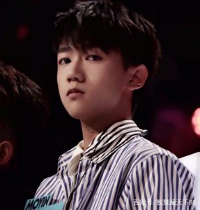 ​娱乐圈00后小鲜肉 颜值不输王俊凯 浑厚的嗓音非常圈粉！