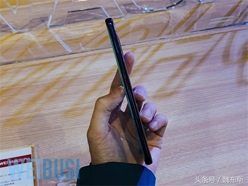 HUAWEI Mate 20 系列真机多图上手图赏合集