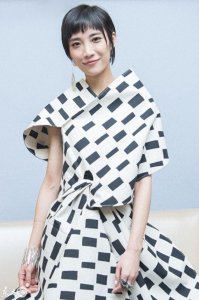 ​《歌手》踢馆选手苏诗丁到底什么来历？看完介绍后网友不淡定了！