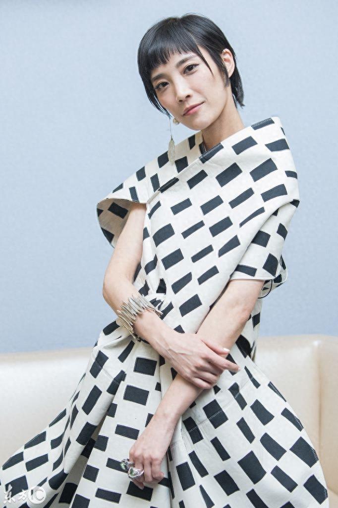 《歌手》踢馆选手苏诗丁到底什么来历？看完介绍后网友不淡定了！