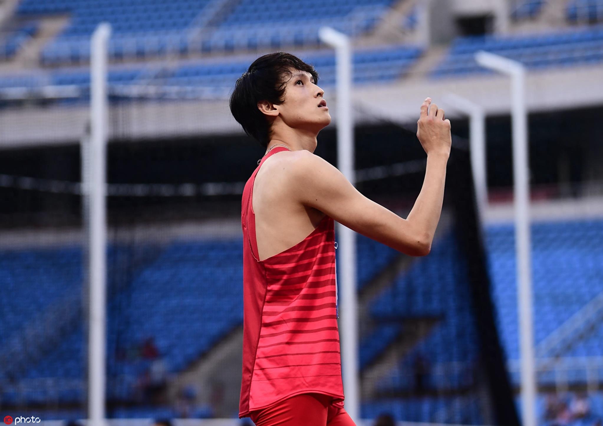 跳高界男神聚首！郭劲岐、王宇、张国伟包揽前三开心合影