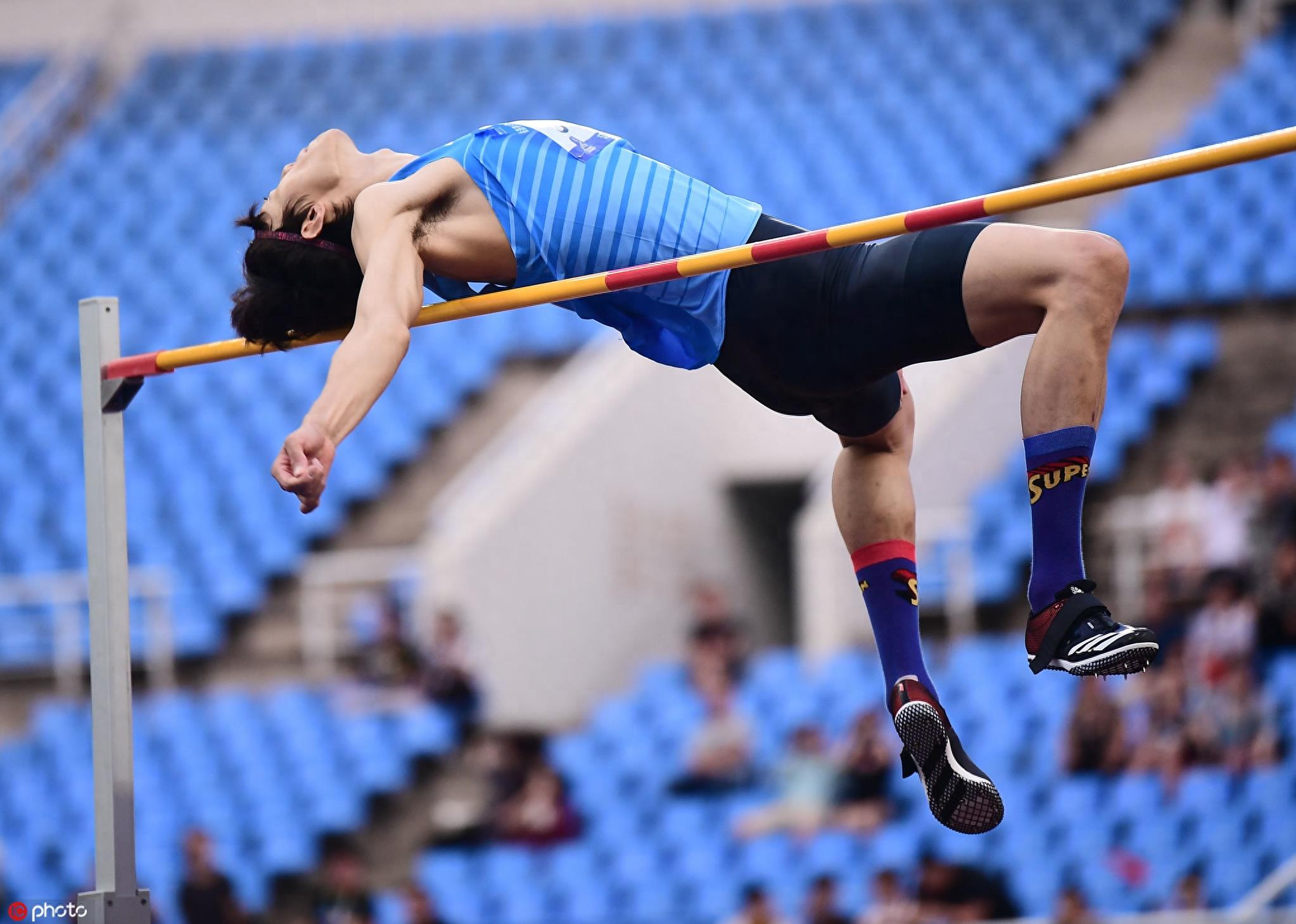 跳高界男神聚首！郭劲岐、王宇、张国伟包揽前三开心合影