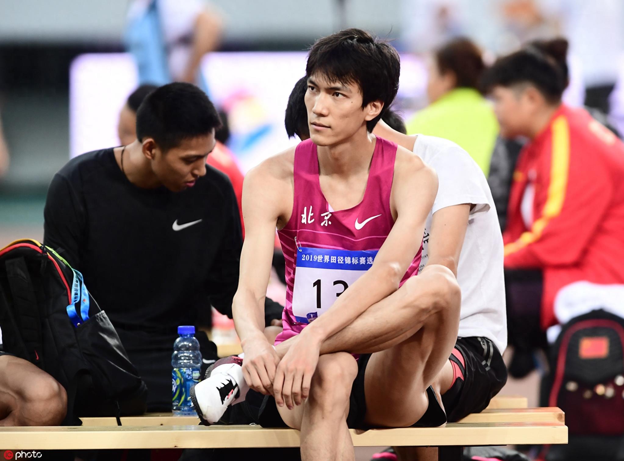 跳高界男神聚首！郭劲岐、王宇、张国伟包揽前三开心合影