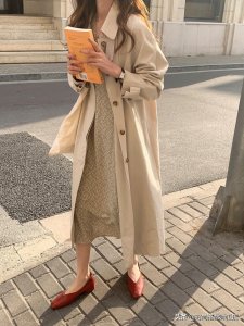 ​别再穿卡其色了，“杏色”才是真优雅显白，尤其适合三四十岁女人