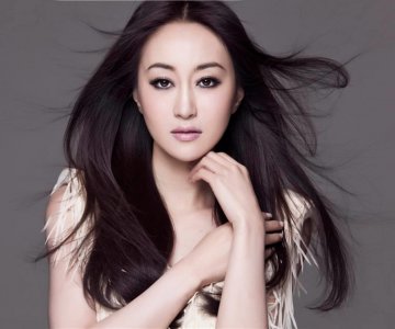 ​文艺兵出身，凭一曲红遍大江南北，却因吸毒事件沉沦，今销声匿迹