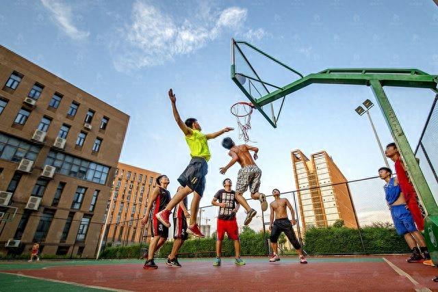 世界10大运动，足球和篮球领衔，拳击和游泳上榜，你最喜欢哪个？