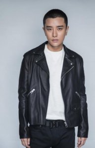 ​贾乃亮离婚后近况曝光，被传连轴工作三天，情绪稳定还给粉丝签名