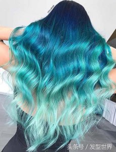 ​20款女生蓝色渐变发型