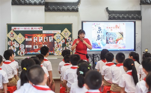 图说武汉｜昔日垃圾填埋场，如今鸟类栖息地