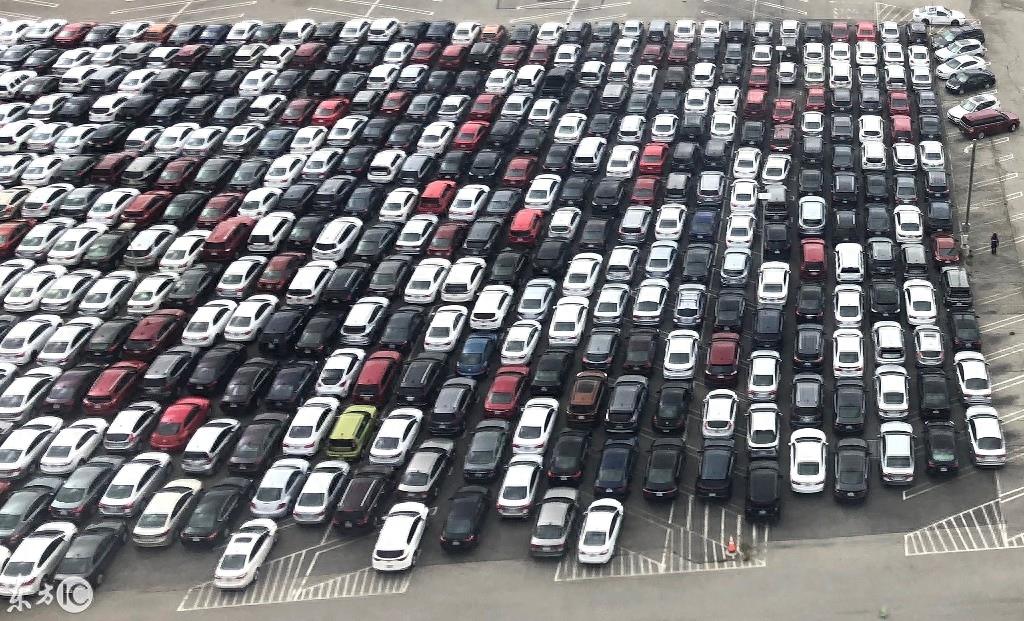 洛杉矶国际机场，全球客运量第五大机场，世界上最繁忙的机场之一