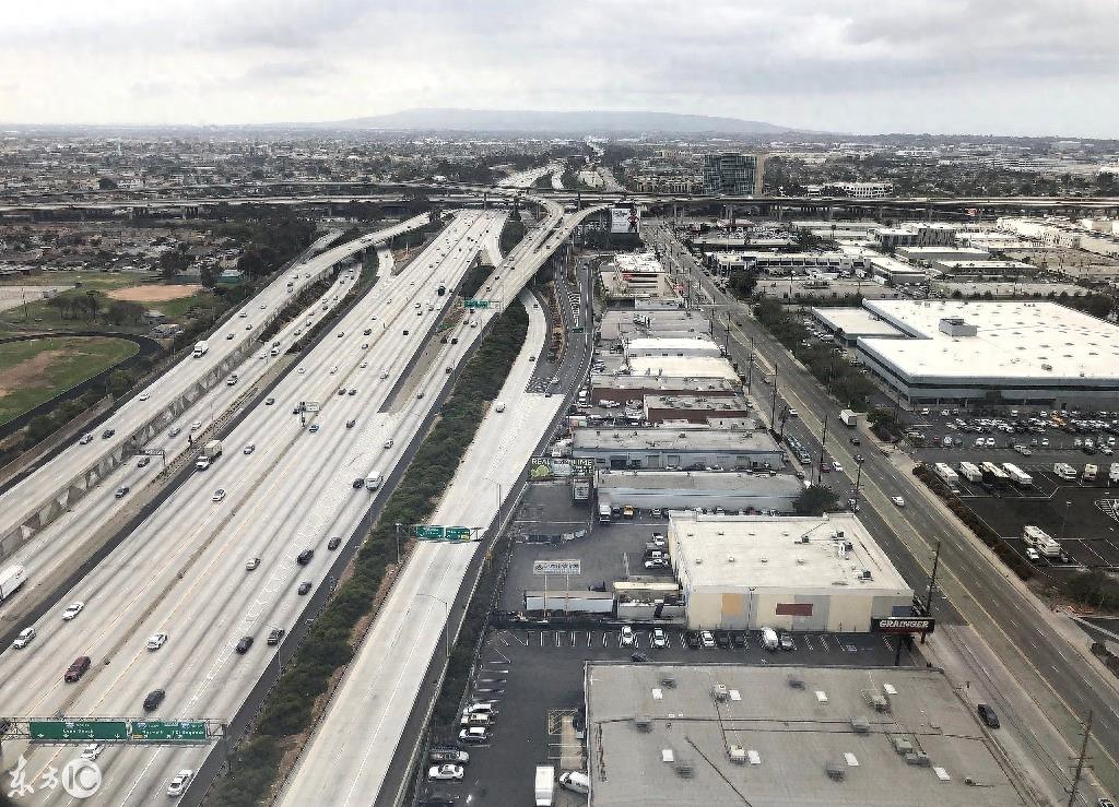 洛杉矶国际机场，全球客运量第五大机场，世界上最繁忙的机场之一