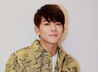 ​陈翔否认恋情 与方安娜只是普通朋友