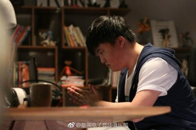 ​Uzi终于回来啦！官方晒照片邻家小哥Uzi已上线丨悦竞有料