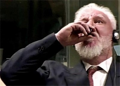​前南斯拉夫最惨烈的将军之死：当庭服毒，最后的绝望抗争！