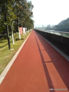 ​行人横穿高速路被撞身亡，交警认定司机负次责，合理！