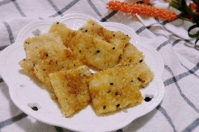 ​剩米饭别扔，5分钟搞定酥香可口的锅巴，吃着嘎嘣脆