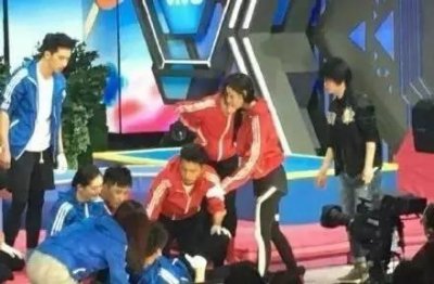 ​黄景瑜许魏洲黄致列录快本现场出现意外、钟汉良《一路繁花相送》、华晨宇和邓