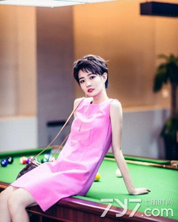 短发徐璐造型百变 玩转优雅和酷帅之间