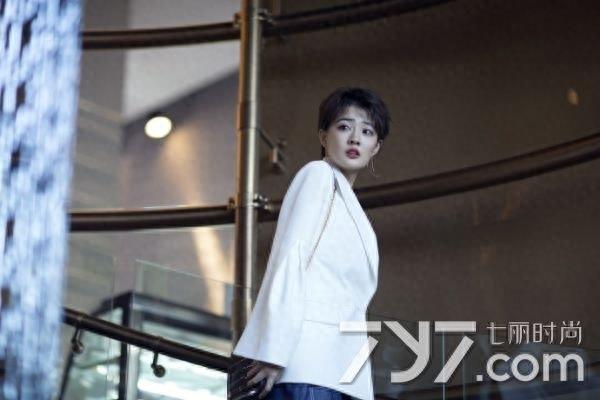 短发徐璐造型百变 玩转优雅和酷帅之间