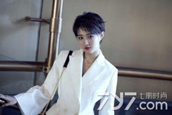 短发徐璐造型百变 玩转优雅和酷帅之间