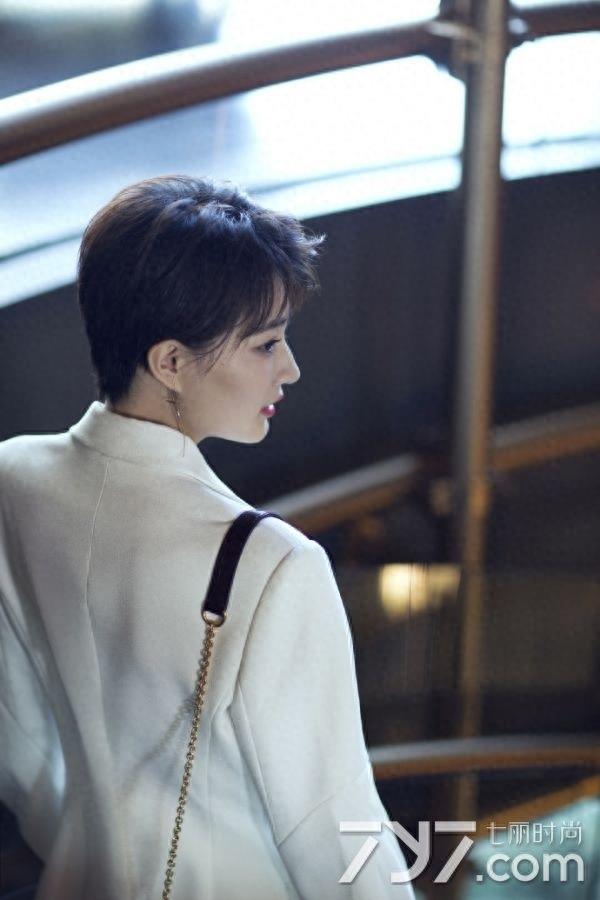 短发徐璐造型百变 玩转优雅和酷帅之间