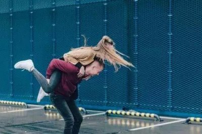 ​抖音刷屏歌曲《纸短情长》英文版：美到我了