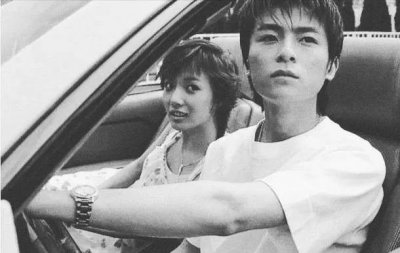 ​妹妹王珞丹成大明星，她嫁小七岁老公甘于平凡，美貌才华高于妹妹