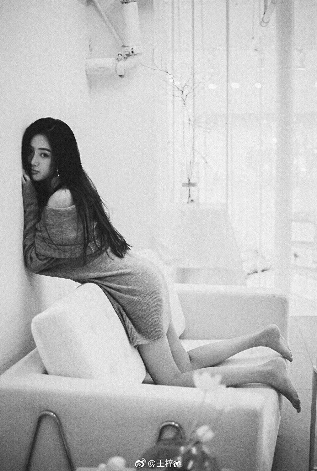 组图：内地新人王梓薇