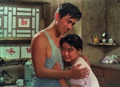 ​演员朱时茂：26岁娶初恋，结婚43年分居14年，如今婚姻状况怎样？