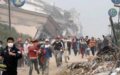 ​汶川地震未曾曝光的照片，见证了世间的真情友爱！