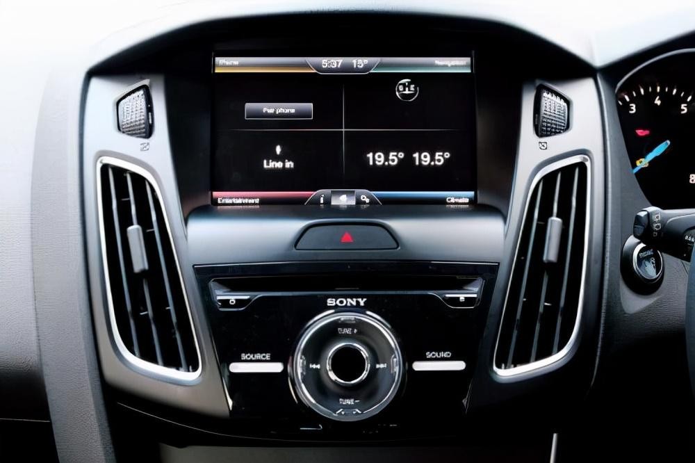 汽车内SYNC表示空调温区同步（车上sync是什么意思）