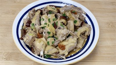 ​鸽子和鸡肉的区别 鸽肉与鸡肉的营养价值哪里不同