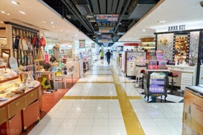 ​百大集团：老牌百货企业的转型之路与挑战