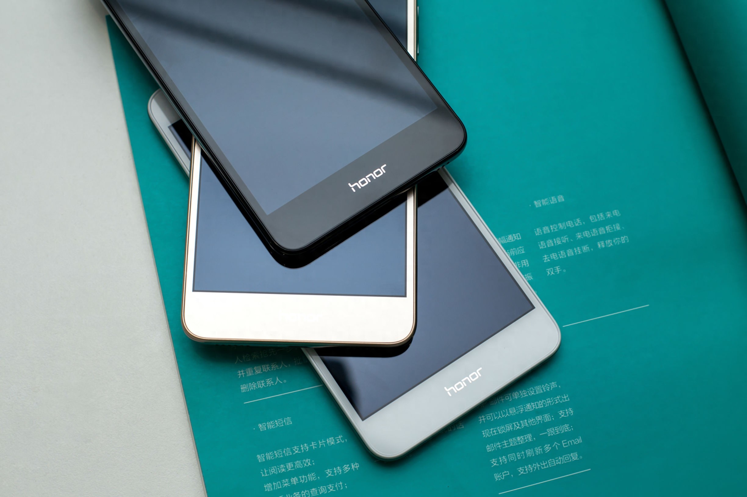 699的手机什么时候变那么美了 荣耀畅玩5A图赏