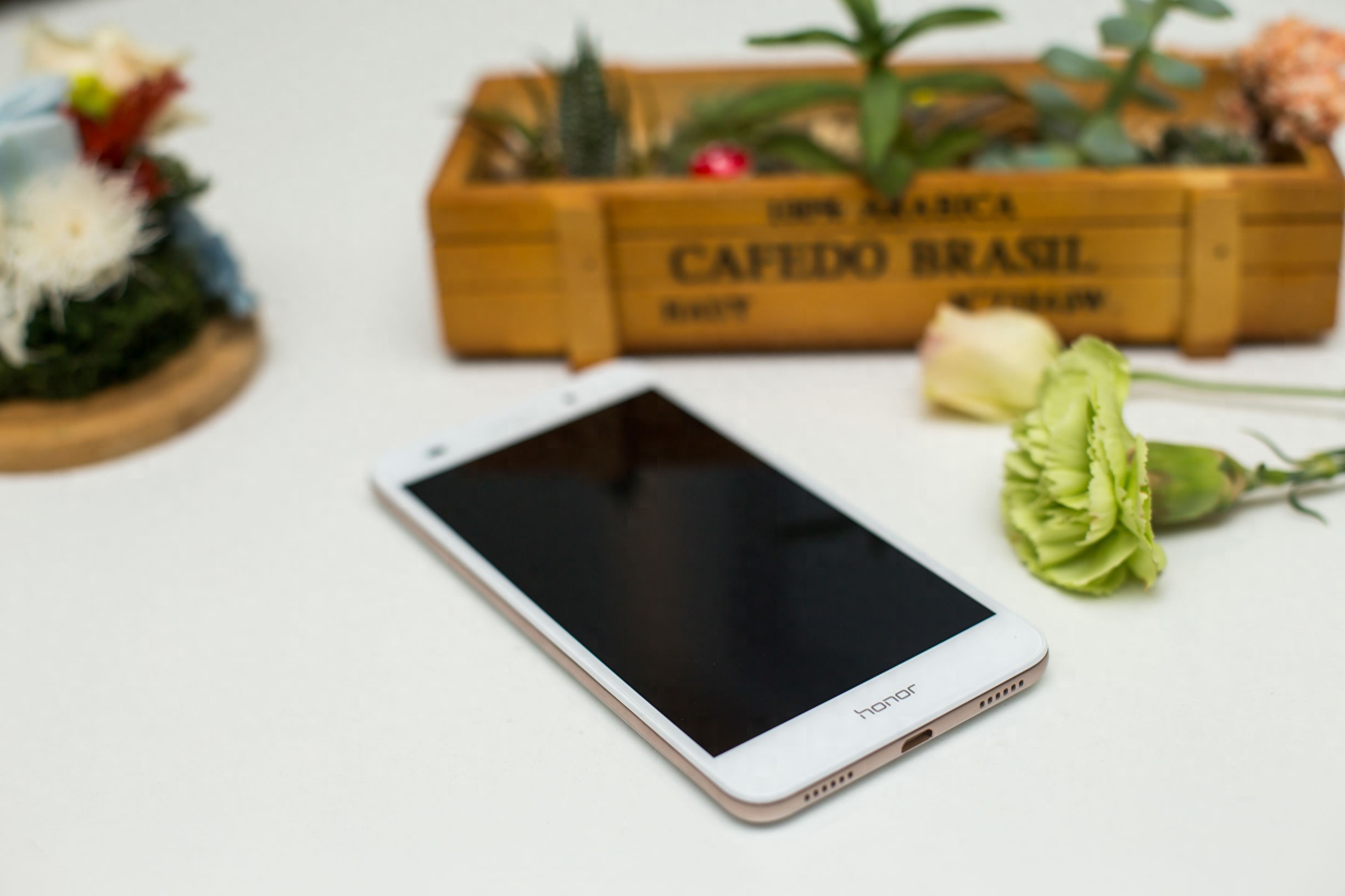 699的手机什么时候变那么美了 荣耀畅玩5A图赏