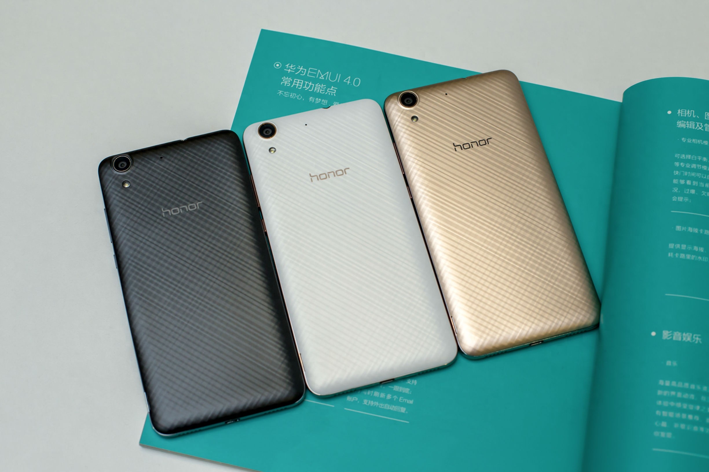 699的手机什么时候变那么美了 荣耀畅玩5A图赏