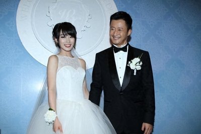 ​骗了我们多年，原来吴京的父亲是他