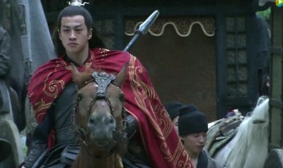 ​三国时期的花美男战神-吕布的高光时刻