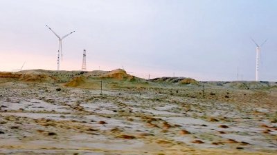 ​戈壁之海——乌伦古湖，云雾升起的地方